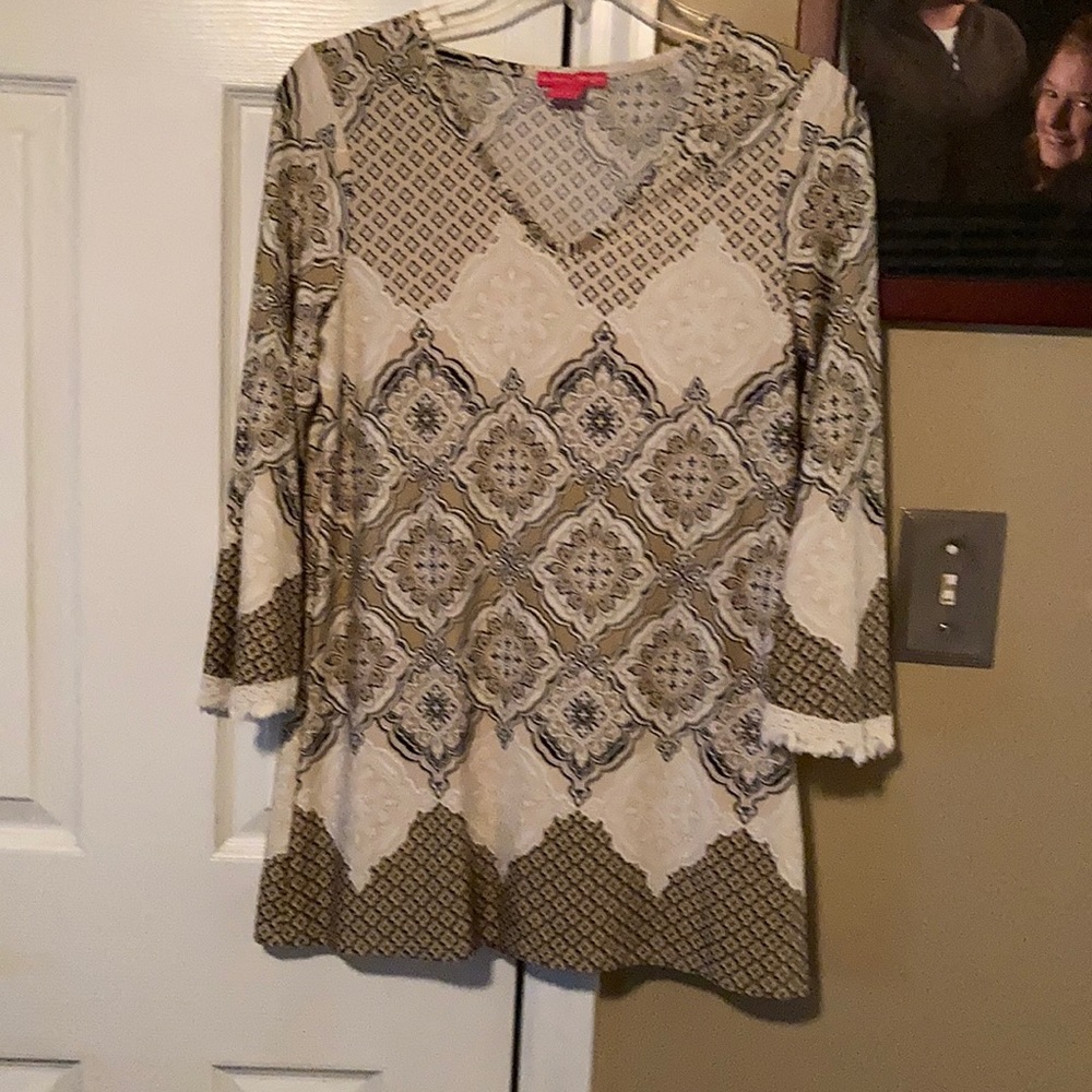 Sunny Leigh tunic top medium